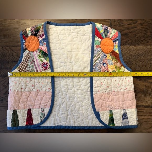 Upcycled vintage quilt vest - Picture 5 of 7